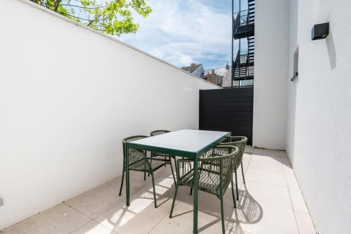 Beautiful Renovated Apartment In An Authentic Building ออสเทนด์ ภายนอก รูปภาพ
