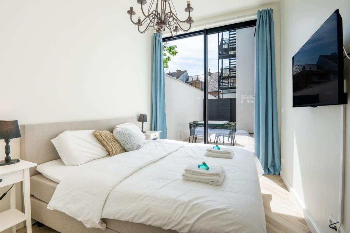 Beautiful Renovated Apartment In An Authentic Building ออสเทนด์ ภายนอก รูปภาพ