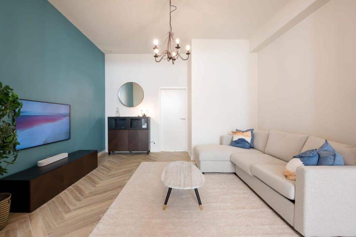 Beautiful Renovated Apartment In An Authentic Building ออสเทนด์ ภายนอก รูปภาพ