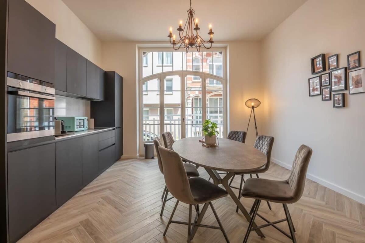 Beautiful Renovated Apartment In An Authentic Building ออสเทนด์ ภายนอก รูปภาพ